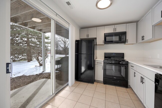 Building Photo - 21 N Park Blvd