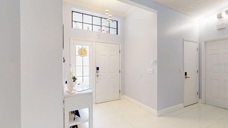 Building Photo - 8141 Golf Club Ct