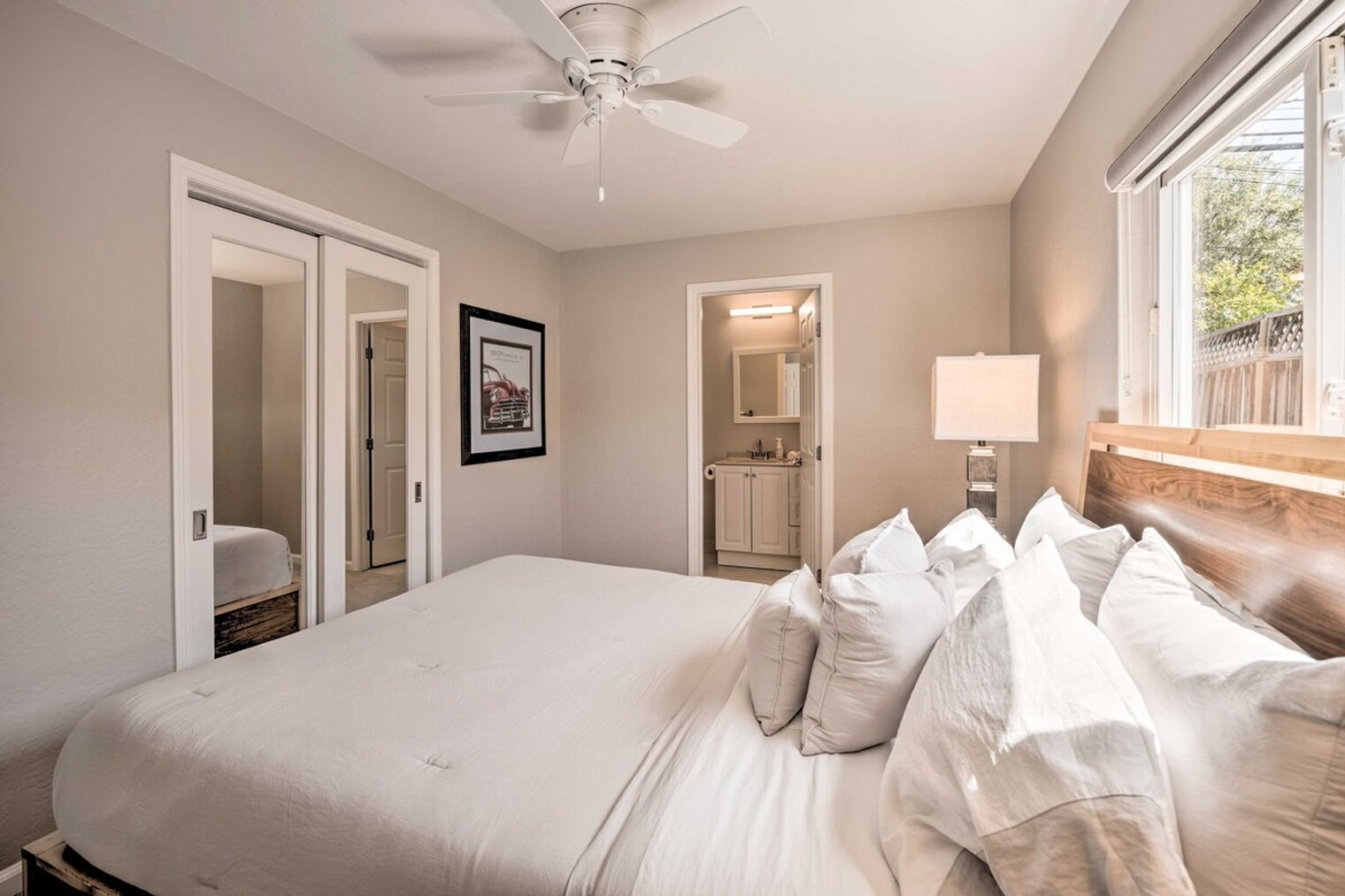 Building Photo - 3096 Dovela Way