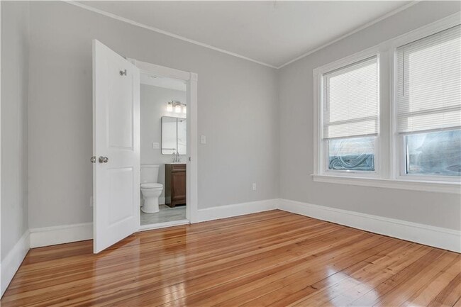 Building Photo - 382 Orms St