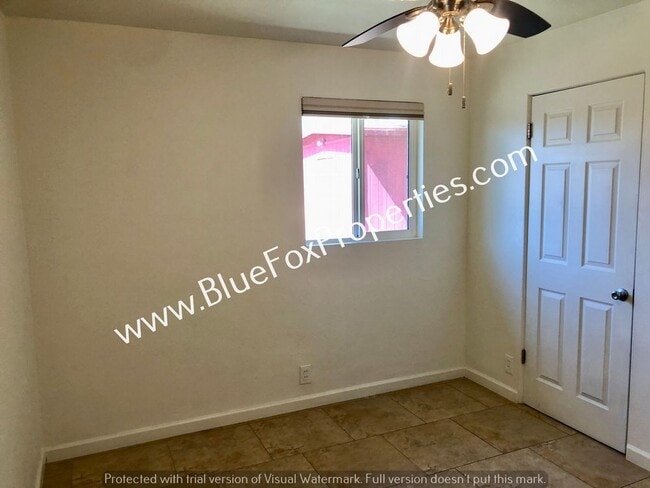 Building Photo - 1437 E Manlove St