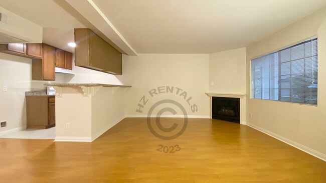 Building Photo - 4651 Cahuenga Blvd