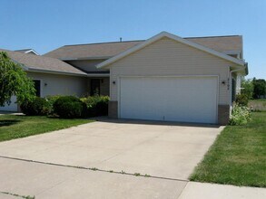 Building Photo - 523