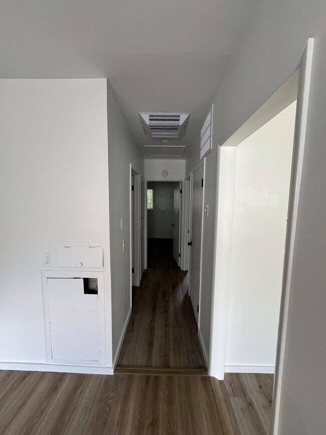 Building Photo - SLC Triplex