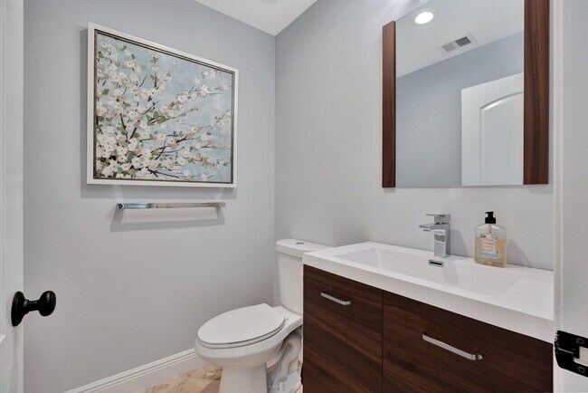 Building Photo - 13708 Whispering Lakes Ln