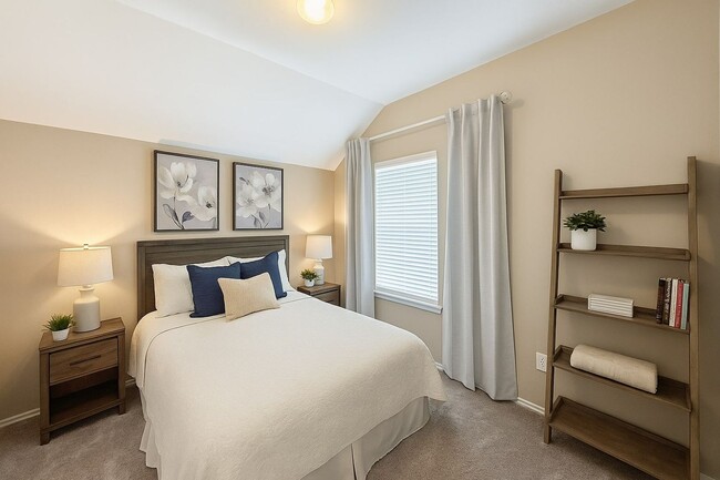 Building Photo - 1713 Lake Way Dr