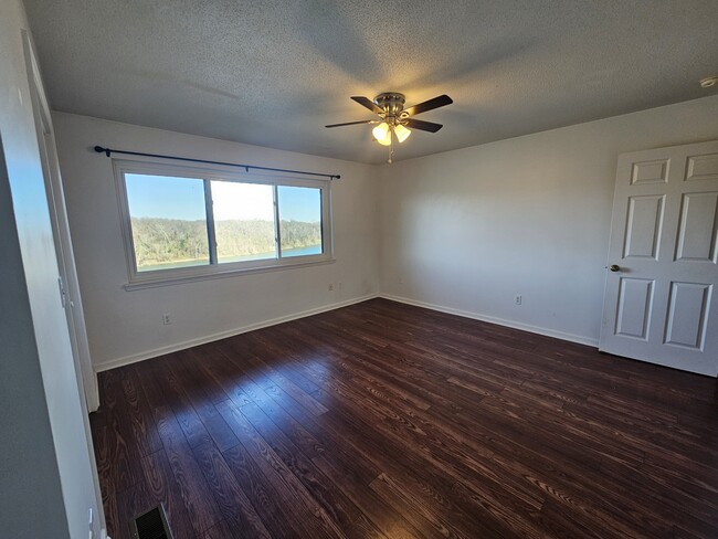 Building Photo - 637 Battery Pl