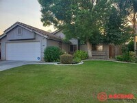Building Photo - Beautiful home located in the Northwest!