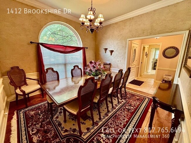 Building Photo - 1412 Brookshire Dr