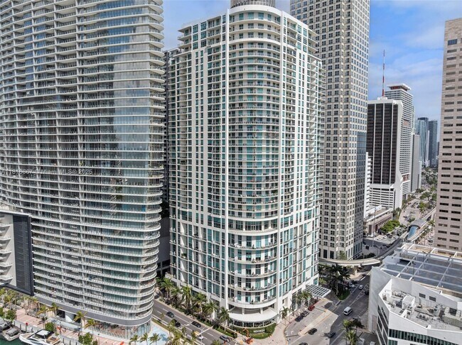 Primary Photo - 300 S Biscayne Blvd