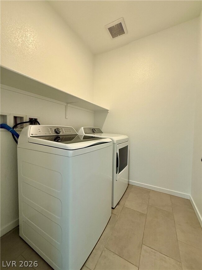 Building Photo - 4414 Peressini St