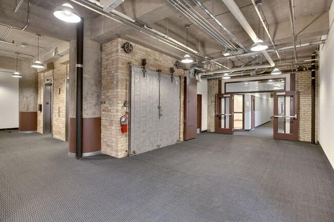 Building Photo - 901 N 3rd St