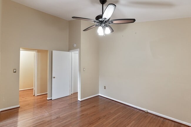 Building Photo - 48 Avonshire Ct