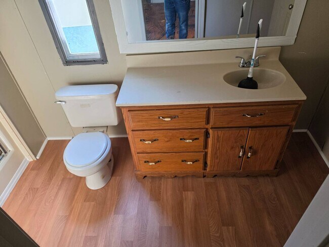 Building Photo - 231 Melody Ln