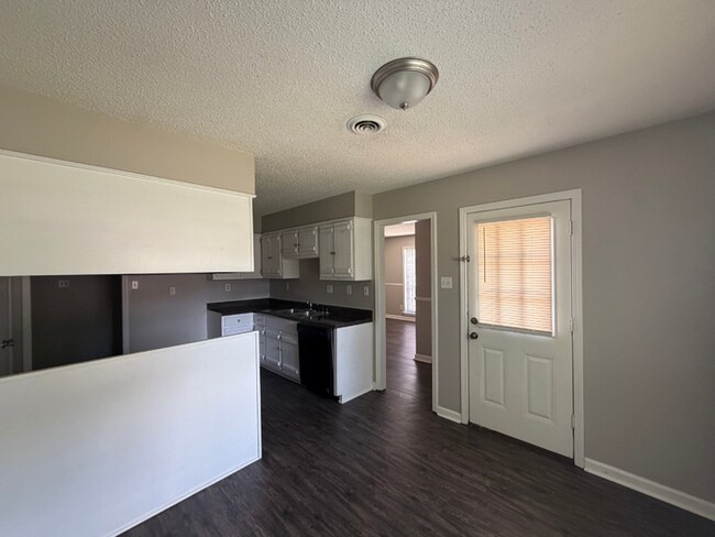 Building Photo - Charming 3BR/2BA Bartlett Area Home | Soaring High Ceilings, Brick Fireplace & Fenced Yard