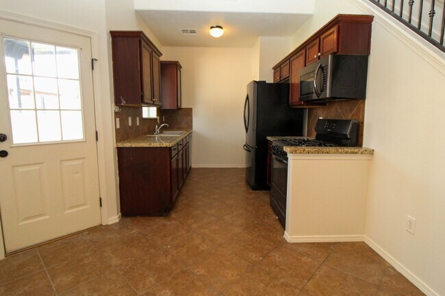 Building Photo - 2210 Hannah Leigh St
