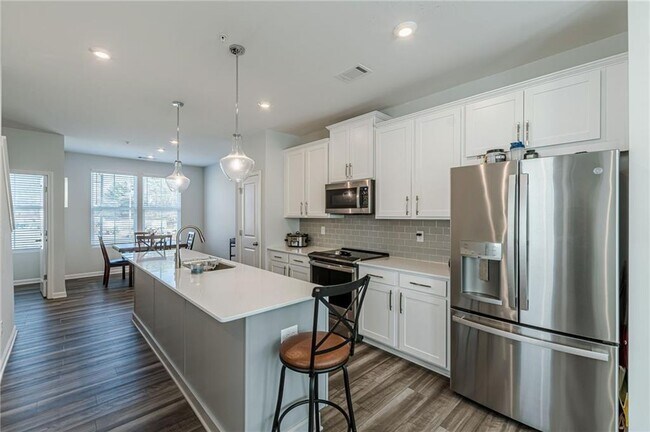 Building Photo - 1205 Skylar Ln SE