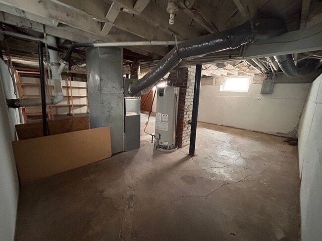 Building Photo - Cute 2 Bedroom 1 Bath Home