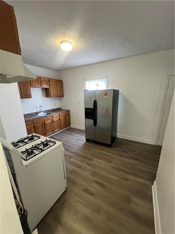 Building Photo - 51 Glenham St