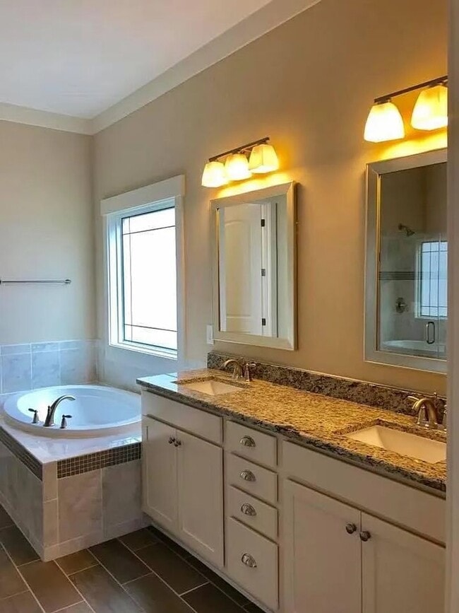 Building Photo - 132 Larkin Ln