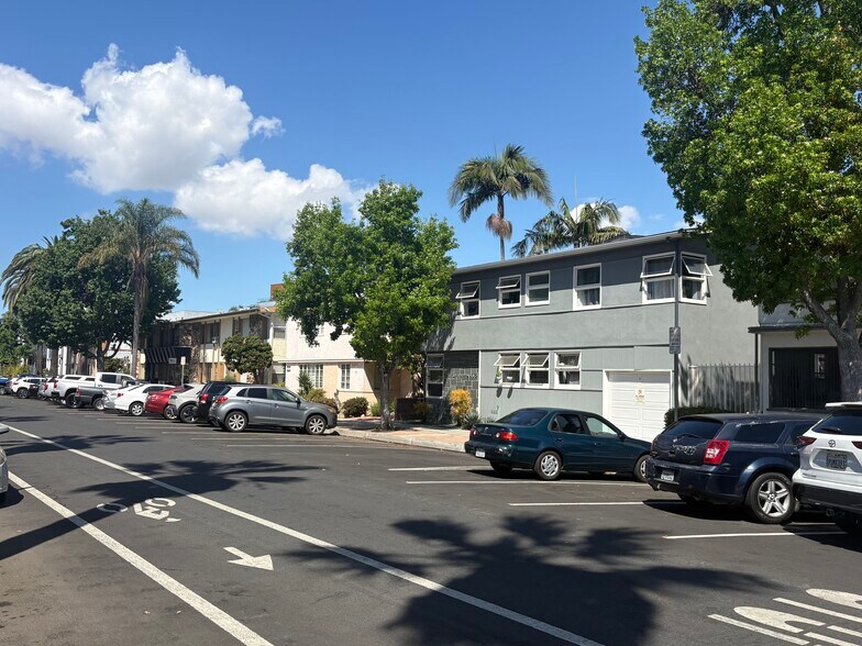 Building Photo - 933 E 1st St