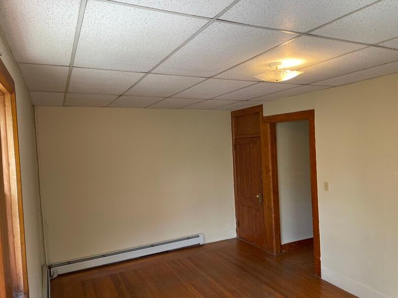 Building Photo - 33 Franklin St