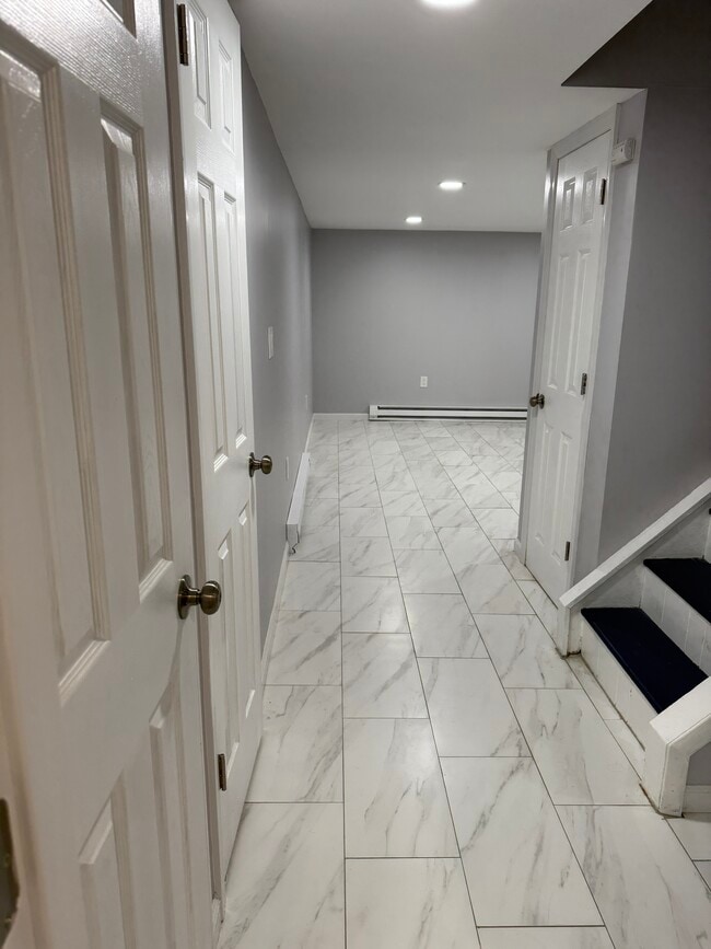 Building Photo - 26 2nd St