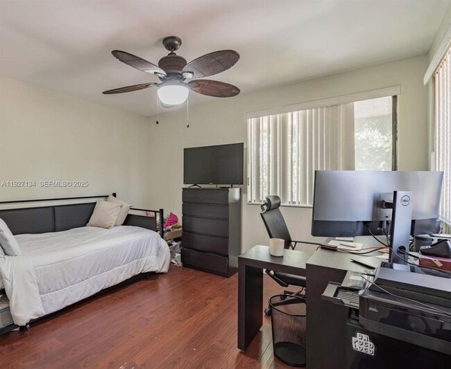 Building Photo - 550 NW 210th St