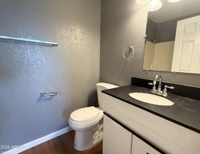 Building Photo - 2202 W Glenrosa Ave