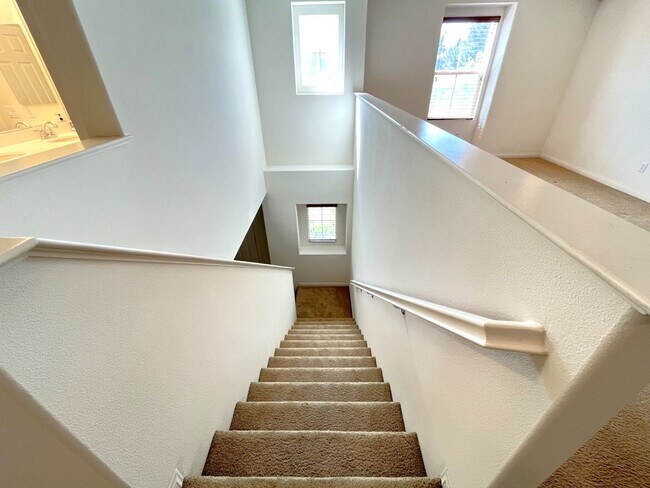 Building Photo - 7143 Leighton Dr