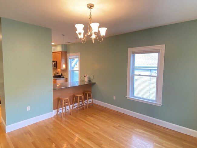 Building Photo - 99 Fellsway W