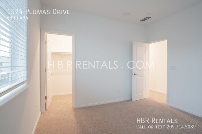 Building Photo - 1574 Plumas Dr