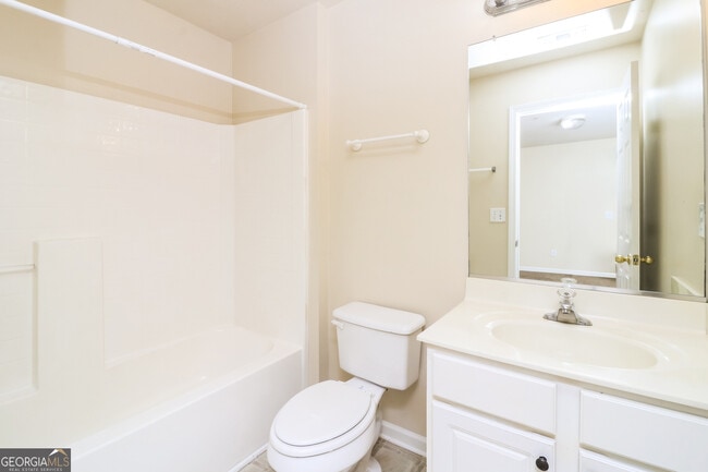 Building Photo - 1711 Highlands View Dr