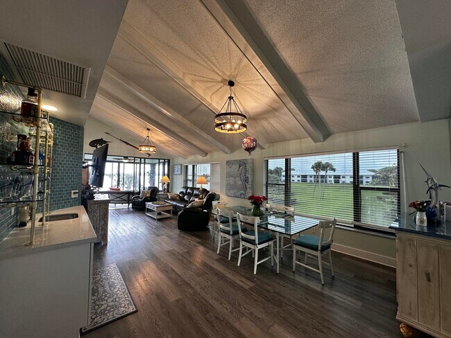 Building Photo - 6142 SE Landing Way