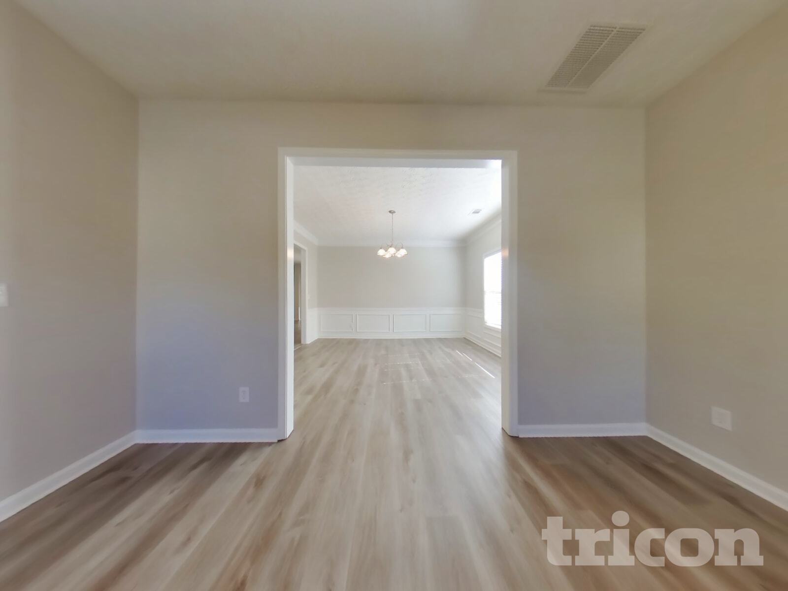 Building Photo - 2345 Village Green Dr