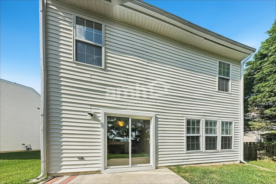 Building Photo - 116 N Honey Springs Ave
