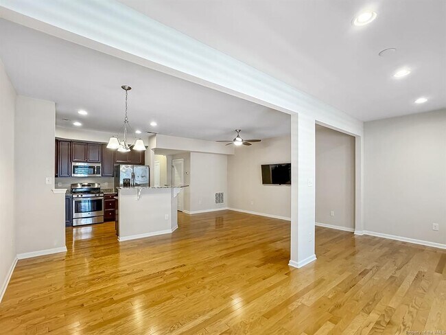 Building Photo - 402 Lewis Burwell Pl