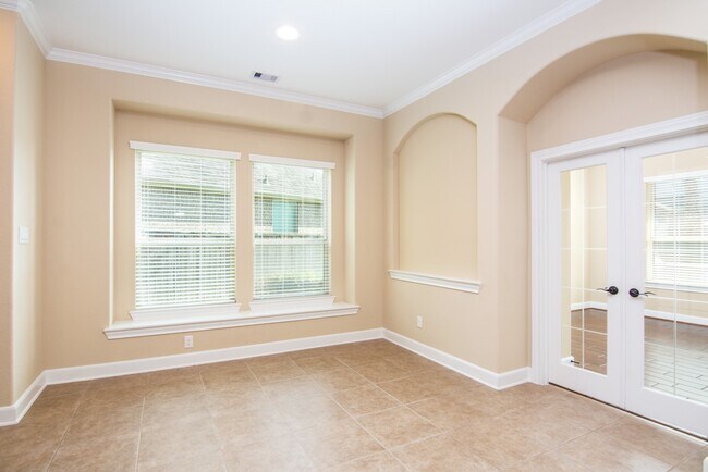 Building Photo - 34 Canoe Bend Ct