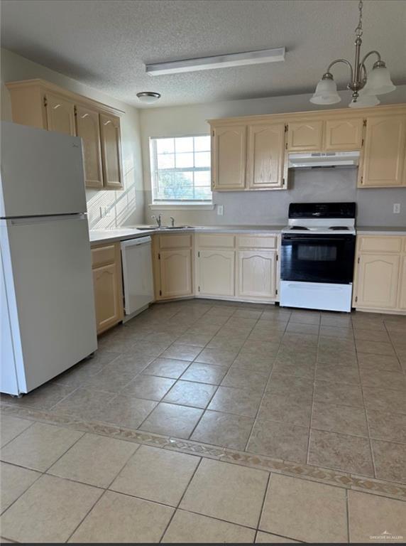 Building Photo - 18 Oasis Dr