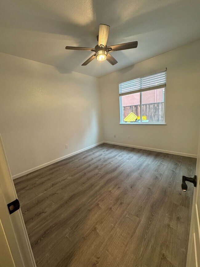 Building Photo - Spacious 4-Bedroom Home in the Heart of Discovery Bay