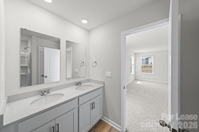 Building Photo - 204 Calvin Crk Dr