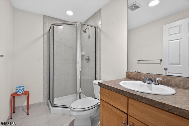 Building Photo - 70 Winged Foot Dr