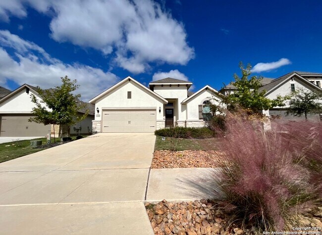 Building Photo - Hill Country Retreat