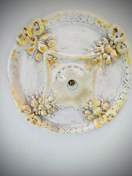 Building Photo - 725 Alhambra St