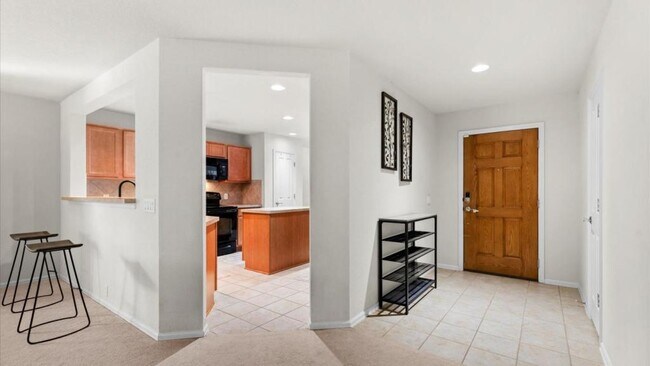 Building Photo - 600 Planters Pass