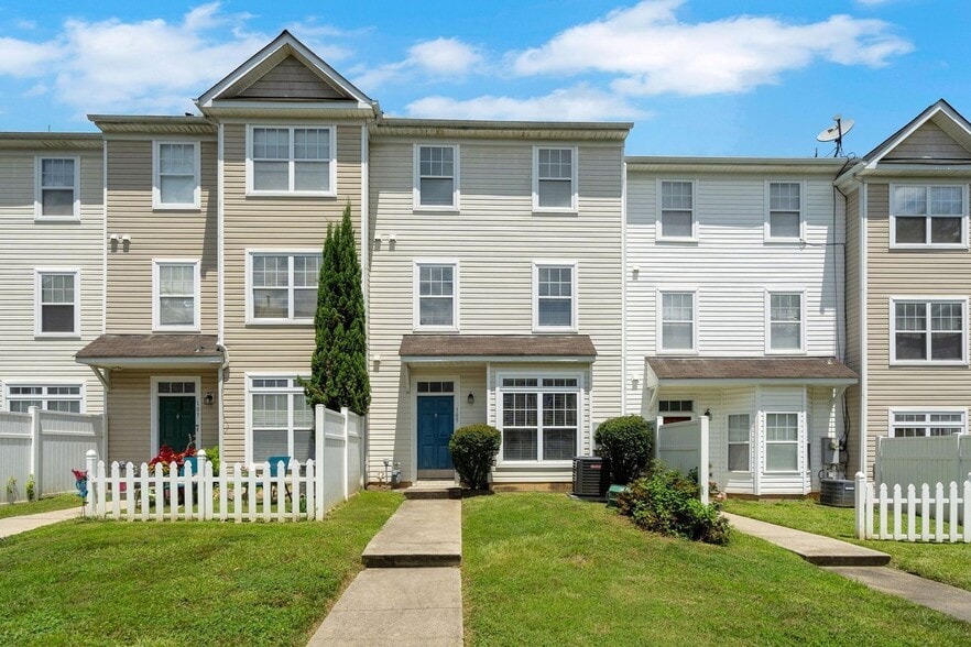 Building Photo - 5110 Neuse Commons Ln