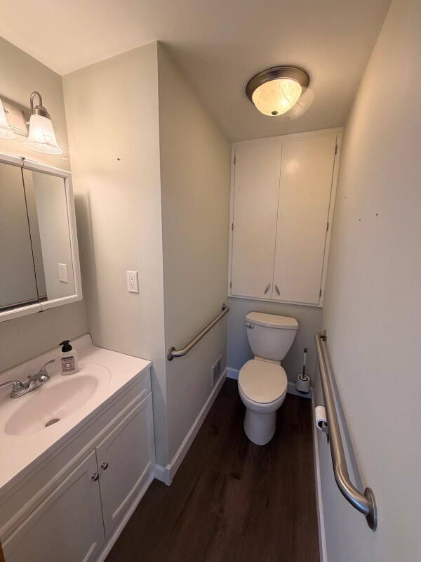 Building Photo - 1235 W Lorain St