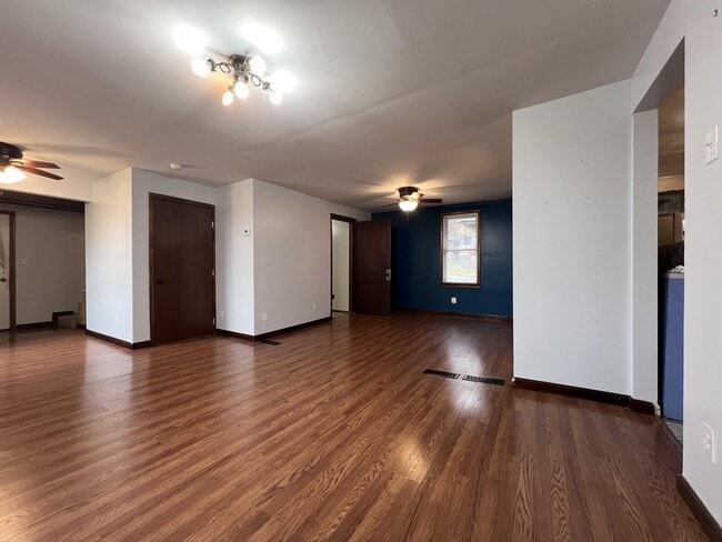 Building Photo - 152 8th St