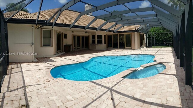 Building Photo - 405 Sabal Way