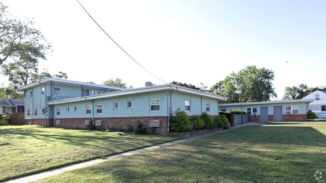 Primary Photo - Sea West Manor